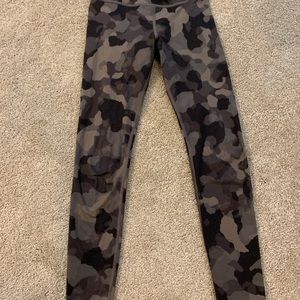 Athleta girl (kids) black and grey Camo leggings